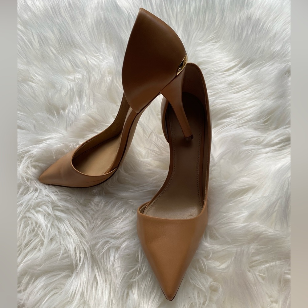 MICHAEL Michael Kors Tan Leather Pointed Pumps